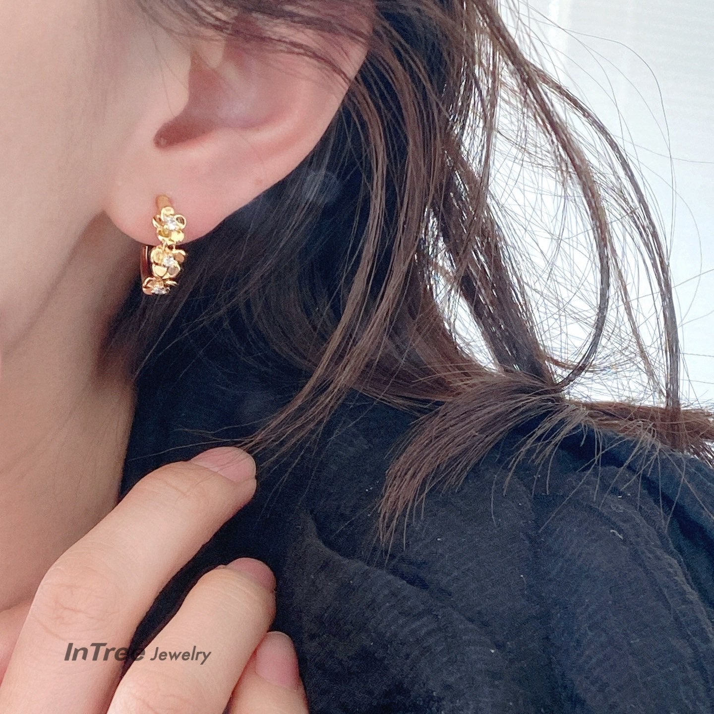 Semi-circular design Earring