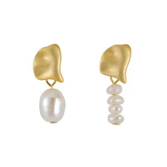 Asymmetric Design Pearl Earring
