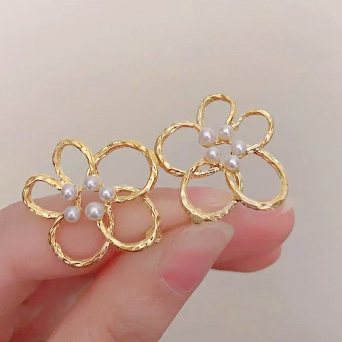 Hollow-out Flower Earrings Gold-plated Copper based
