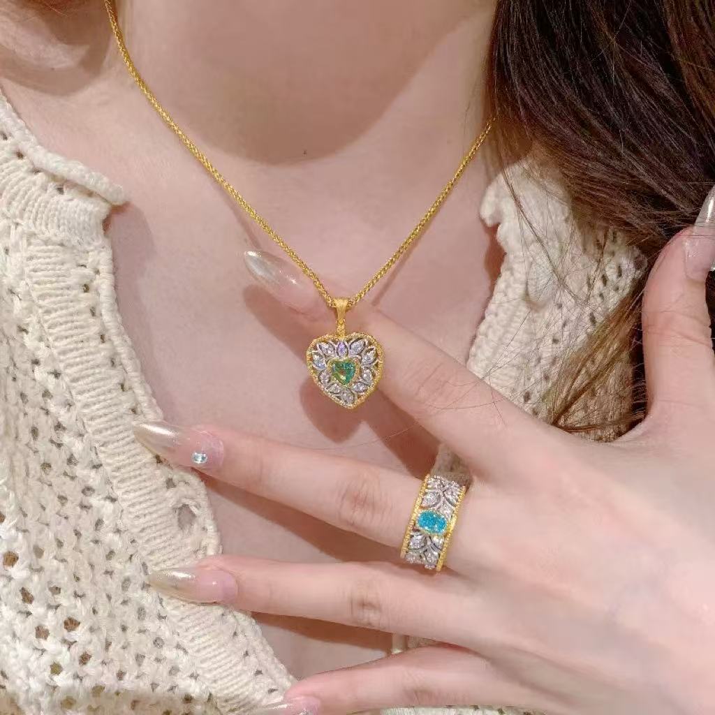 Hollow-out Design Green Diamond Necklace & Ring