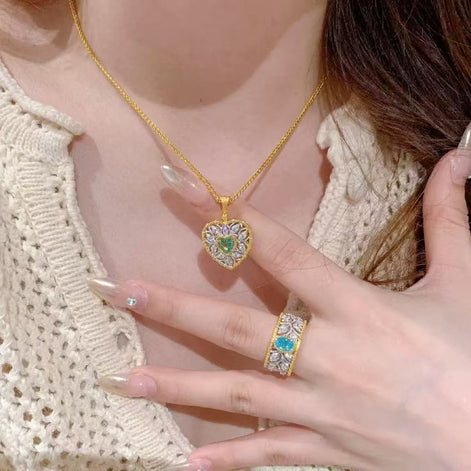 Hollow-out Design Green Diamond Necklace & Ring