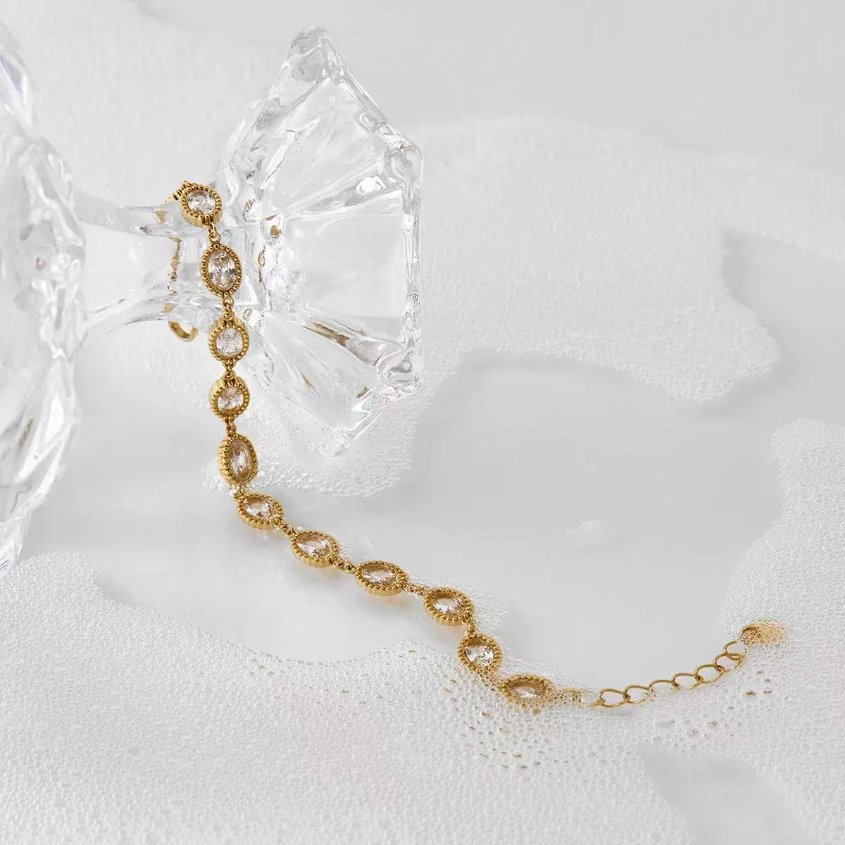 Oval-cut Design Zircon Bracelet