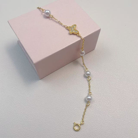 Butterfly Pendant Design Pearl Bracelet