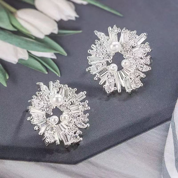 Snowflake Pearl Earring