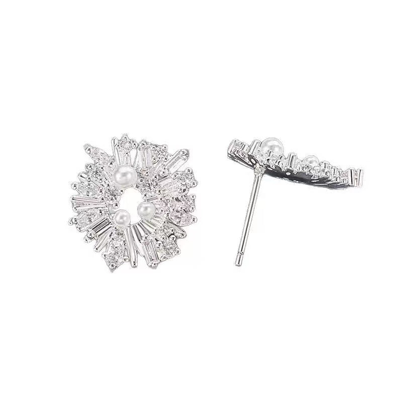 Snowflake Pearl Earring