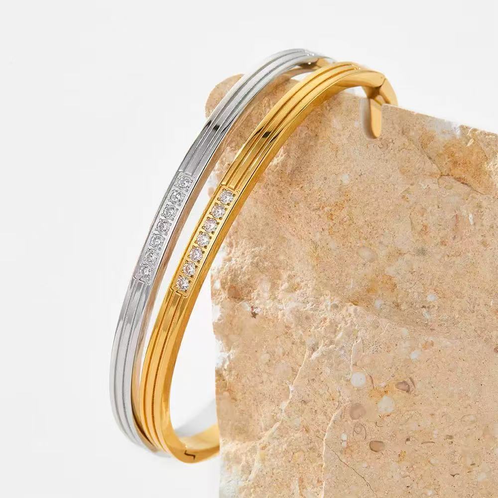 JW945 Line Design Bracelet