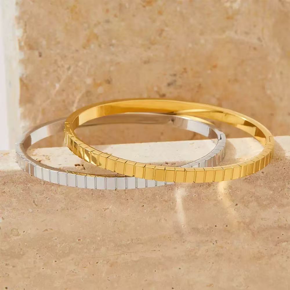 JW951 Bracelet Plated with 14K Gold Non-fading