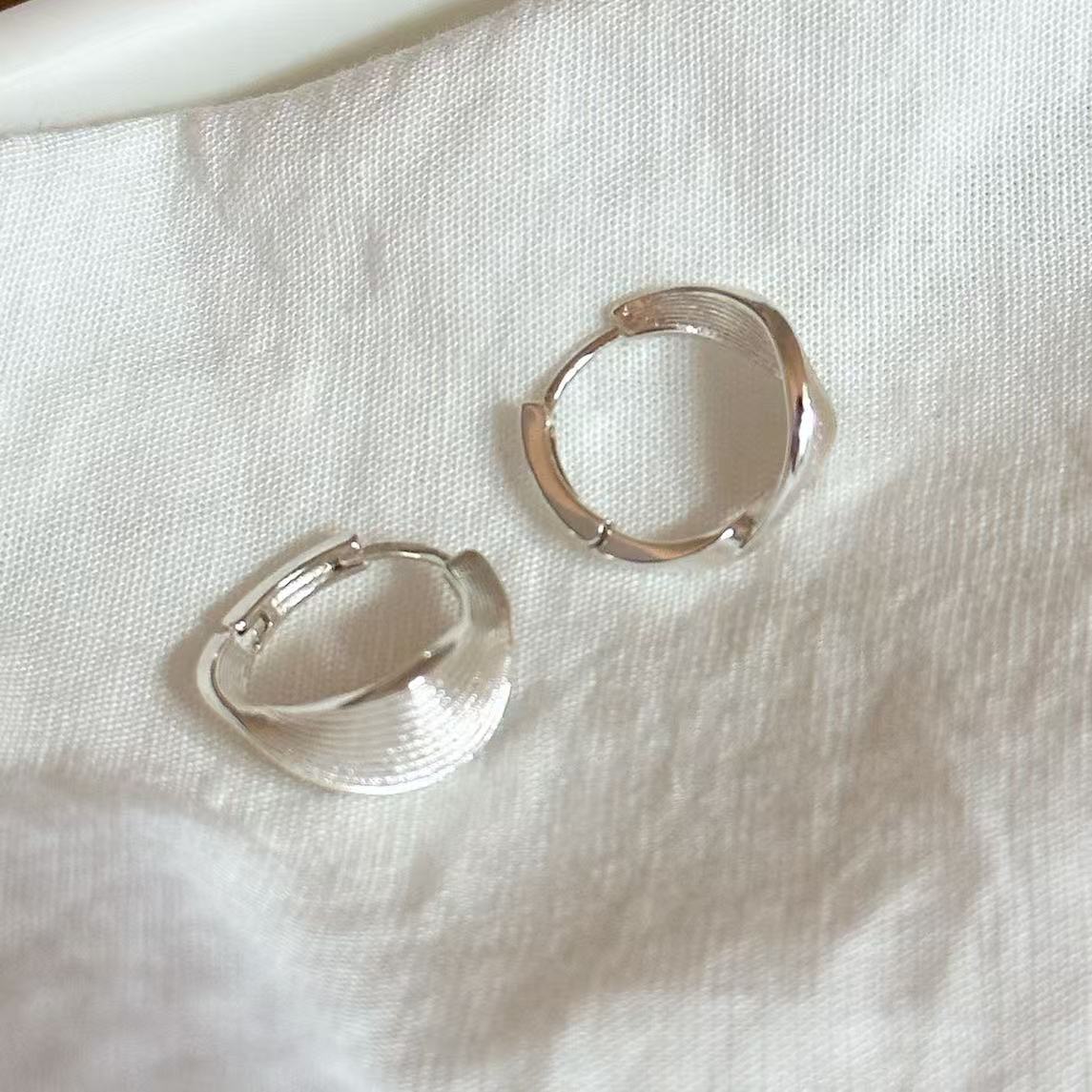 Twisted-Style Design Earring