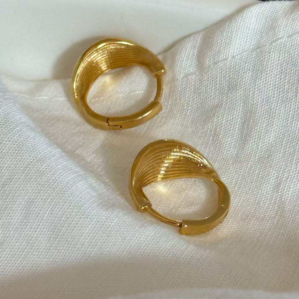 Twisted-Style Design Earring