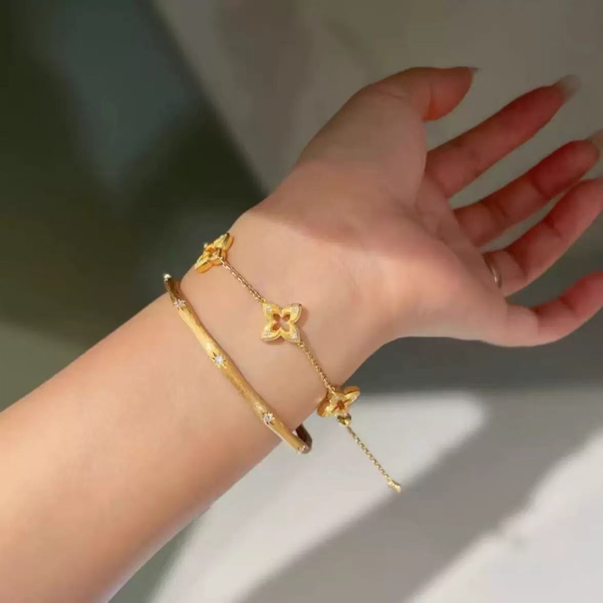 XINYC Hollowed Design SET