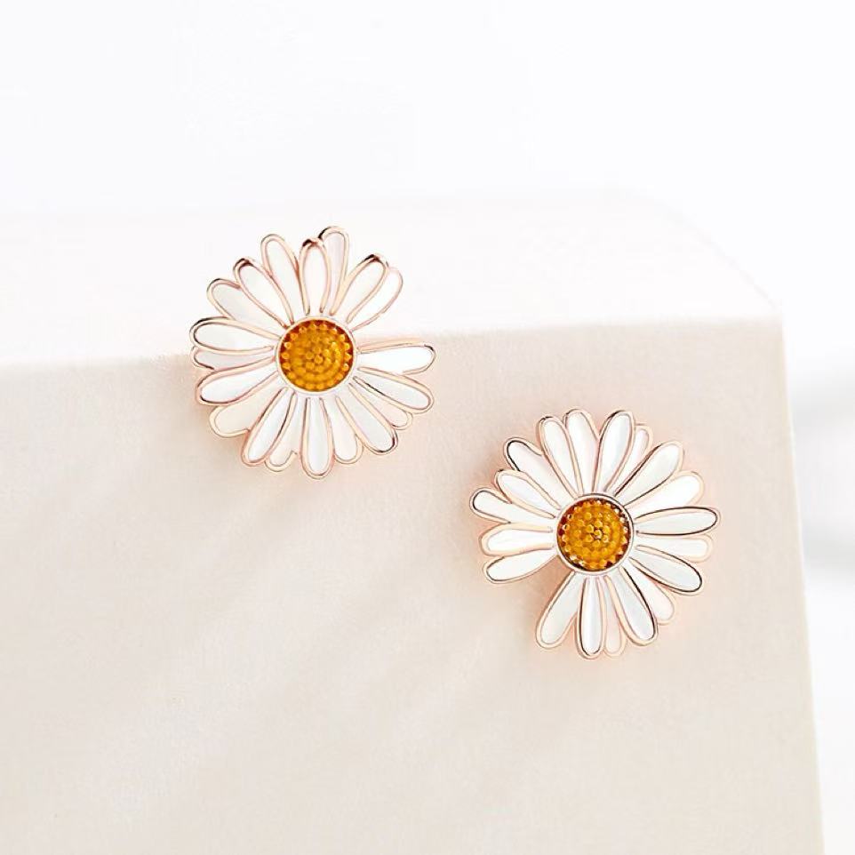 Daisy Design S925 Sterling Silver Earring