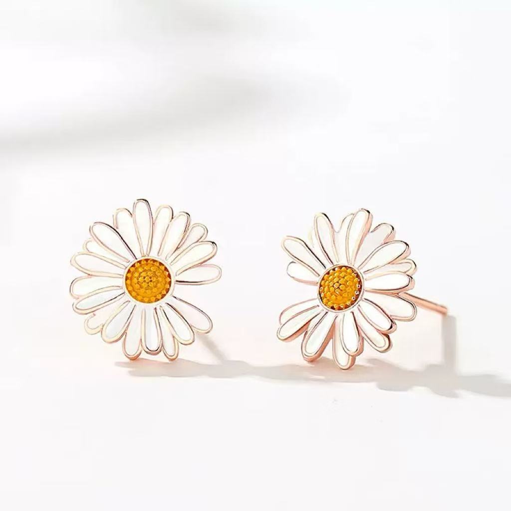 Daisy Design S925 Sterling Silver Earring