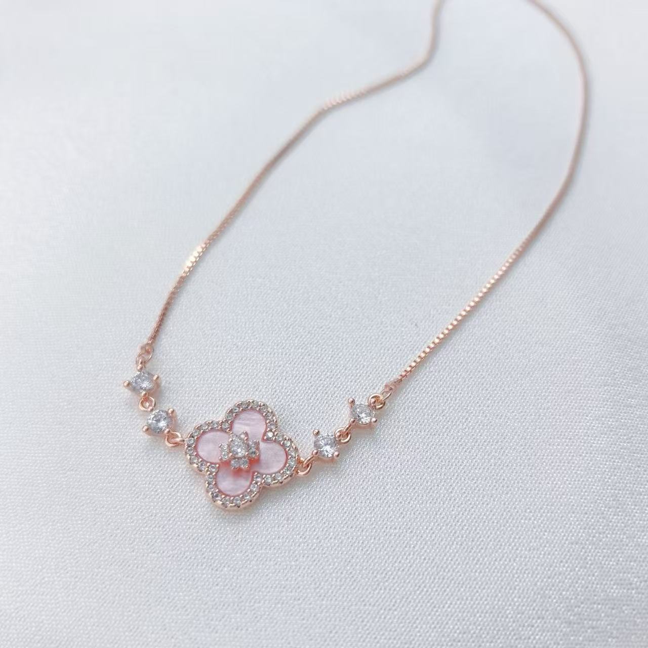 Pink Four-leaf Clover Necklace Set with 5A Zircon