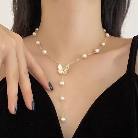 Butterfly Pendant Design Natural Freshwater Pearl Necklace