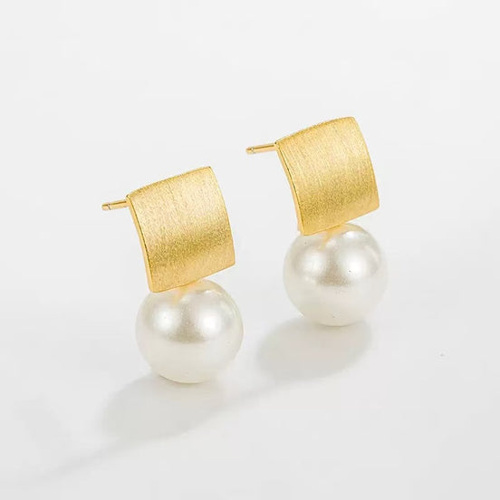 Geometric Square Design Pearl Earring