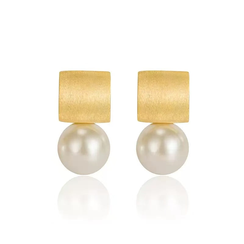 Geometric Square Design Pearl Earring