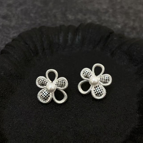 Hollowed out Flower Design Earring