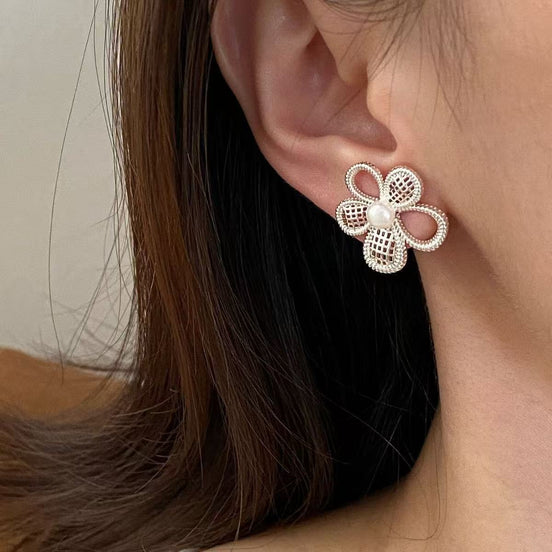 Hollowed out Flower Design Earring