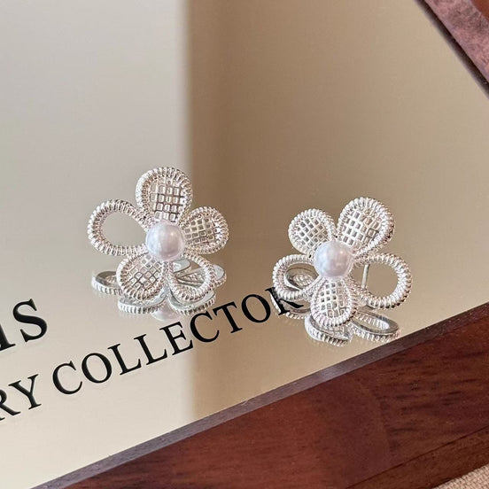 Hollowed out Flower Design Earring