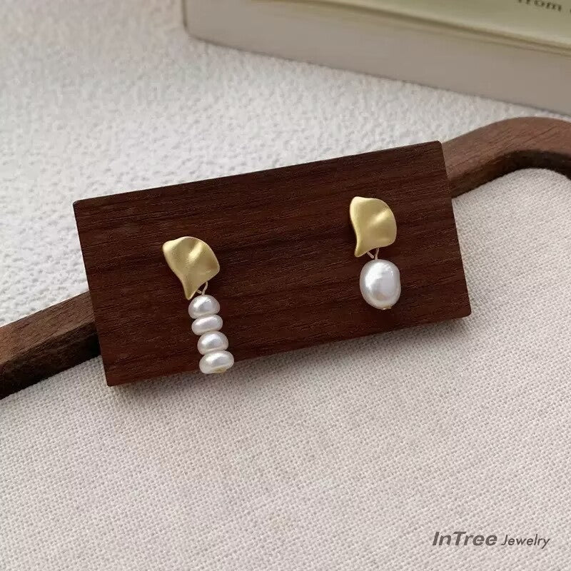 Asymmetric Design Pearl Earring
