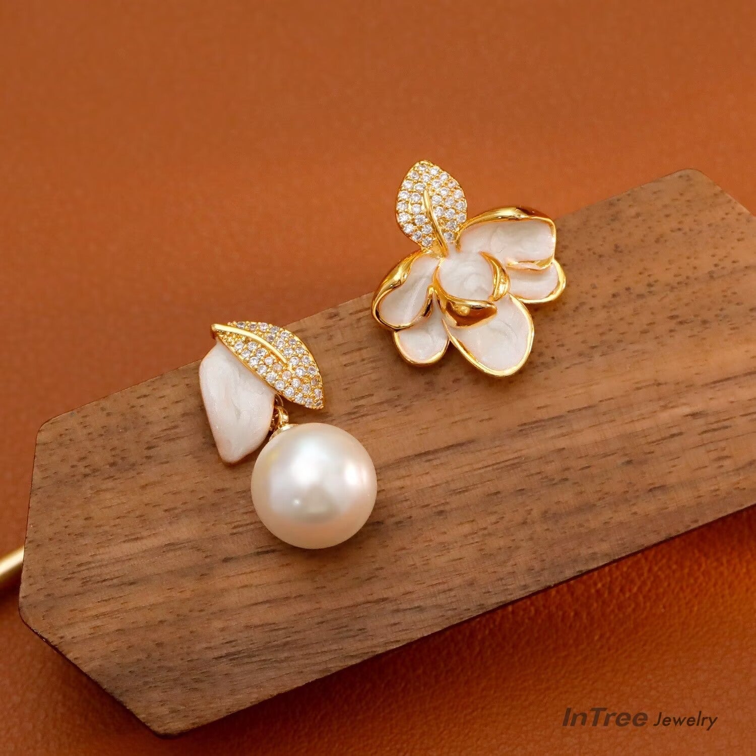 Asymmetric Design Enamel Oil-Dripping Earring