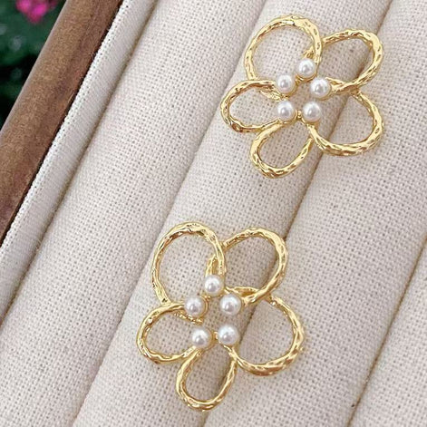 Hollow-out Flower Earrings Gold-plated Copper based