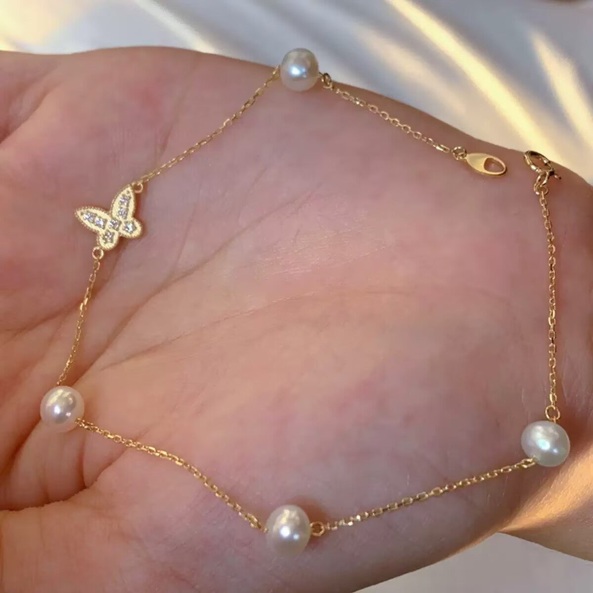 Butterfly Pendant Design Pearl Bracelet