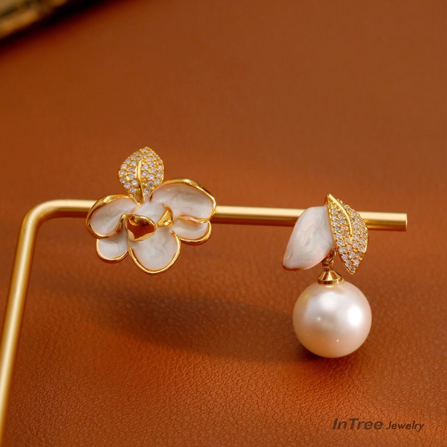 Asymmetric Design Enamel Oil-Dripping Earring