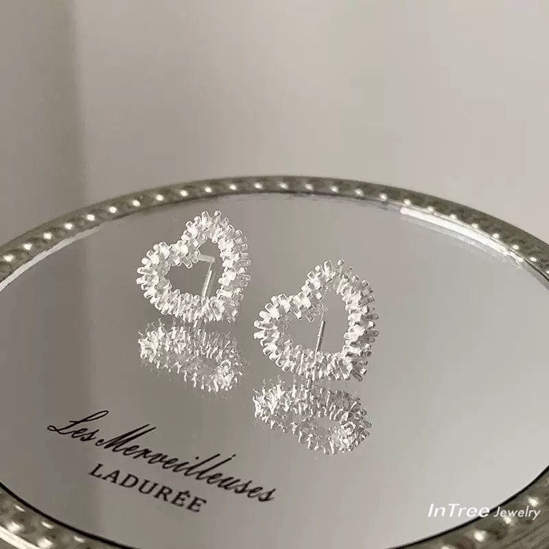 Hollow Heart Design S925 Silver Earring