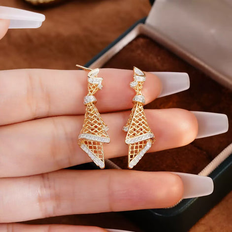 Gilded Lace Diamond Whisper Earring