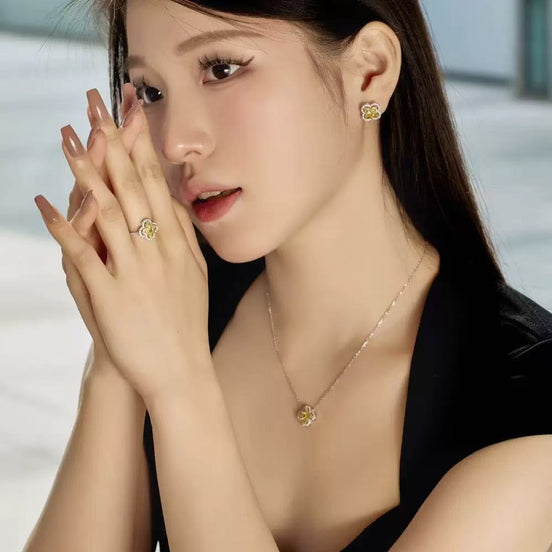 Four-leaf Clover S925 Sterling Silver Necklace set with Premium Zircon