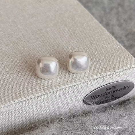 DGT Square Design Earring